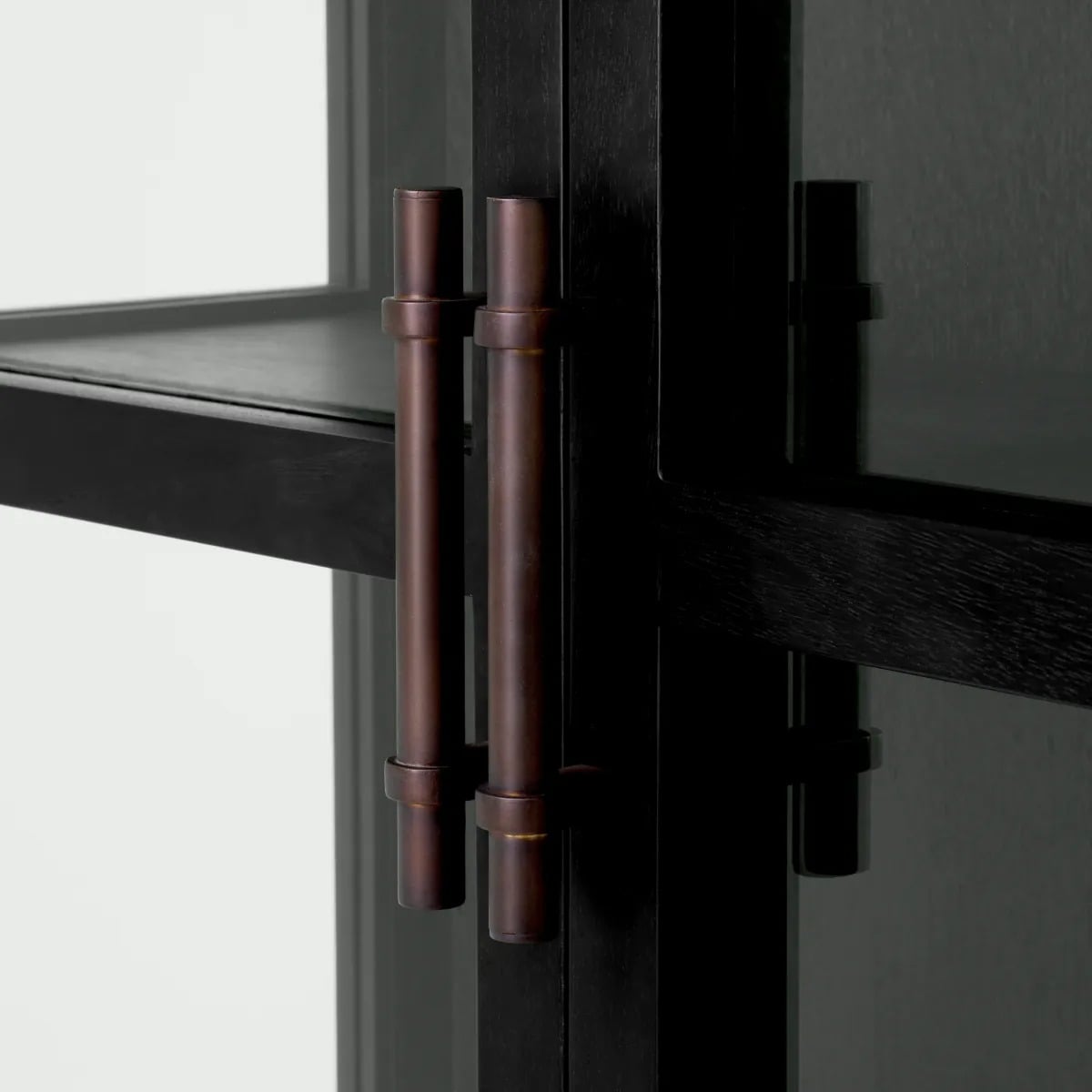 San Bernardino Cabinet in Classic Black
