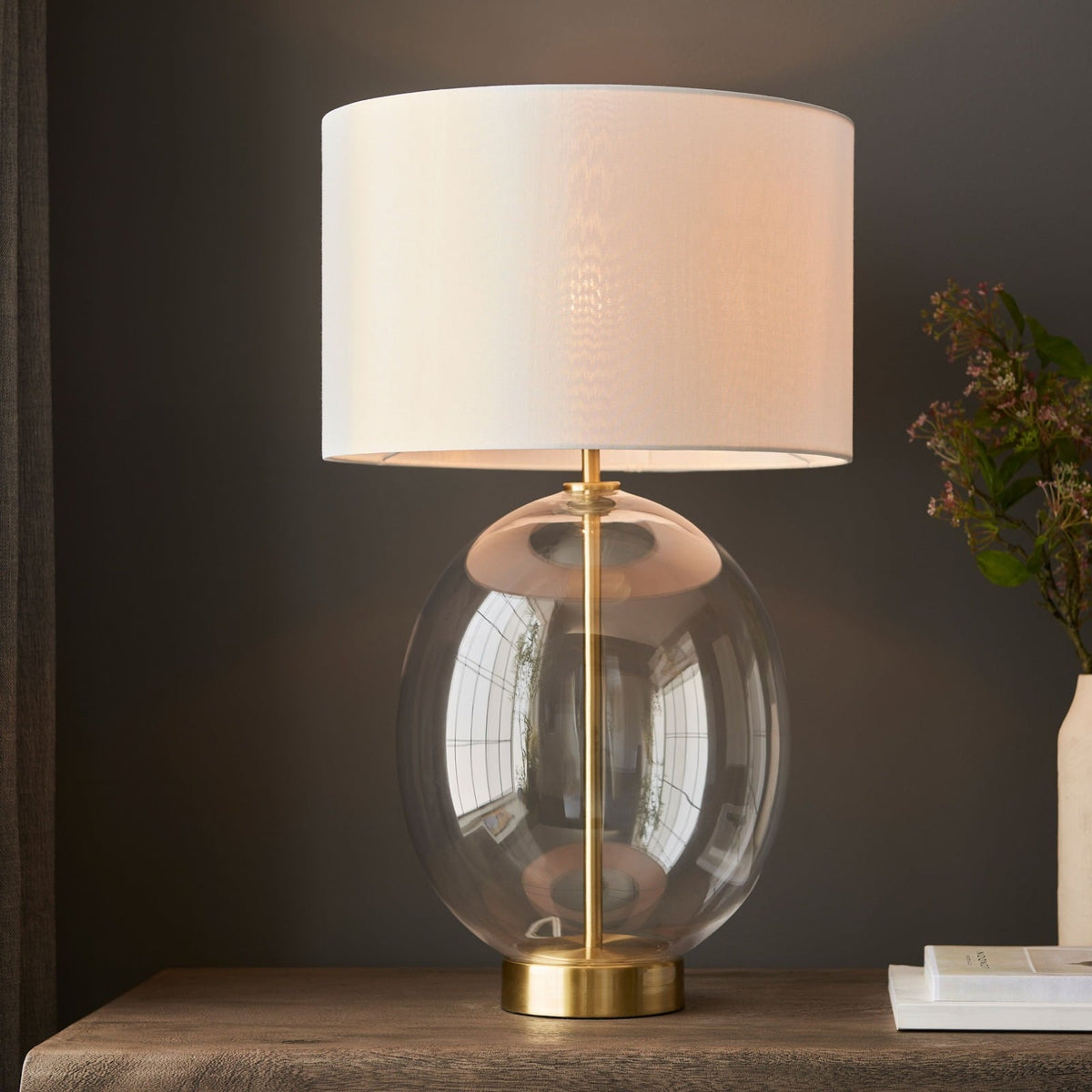 Kelda Oval Table Lamp in Vintage White