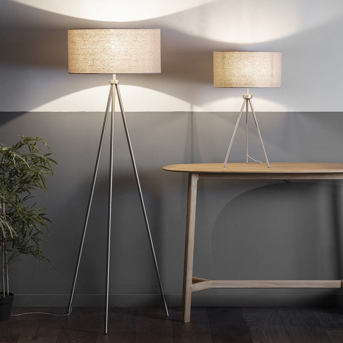 Holmfirth Tripod Table Lamp