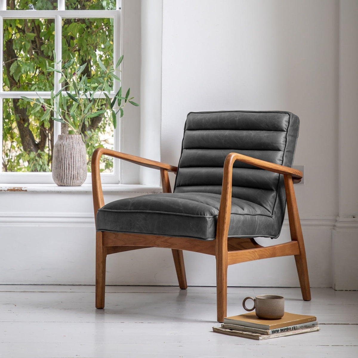 Occasional Chair York in Black Leather