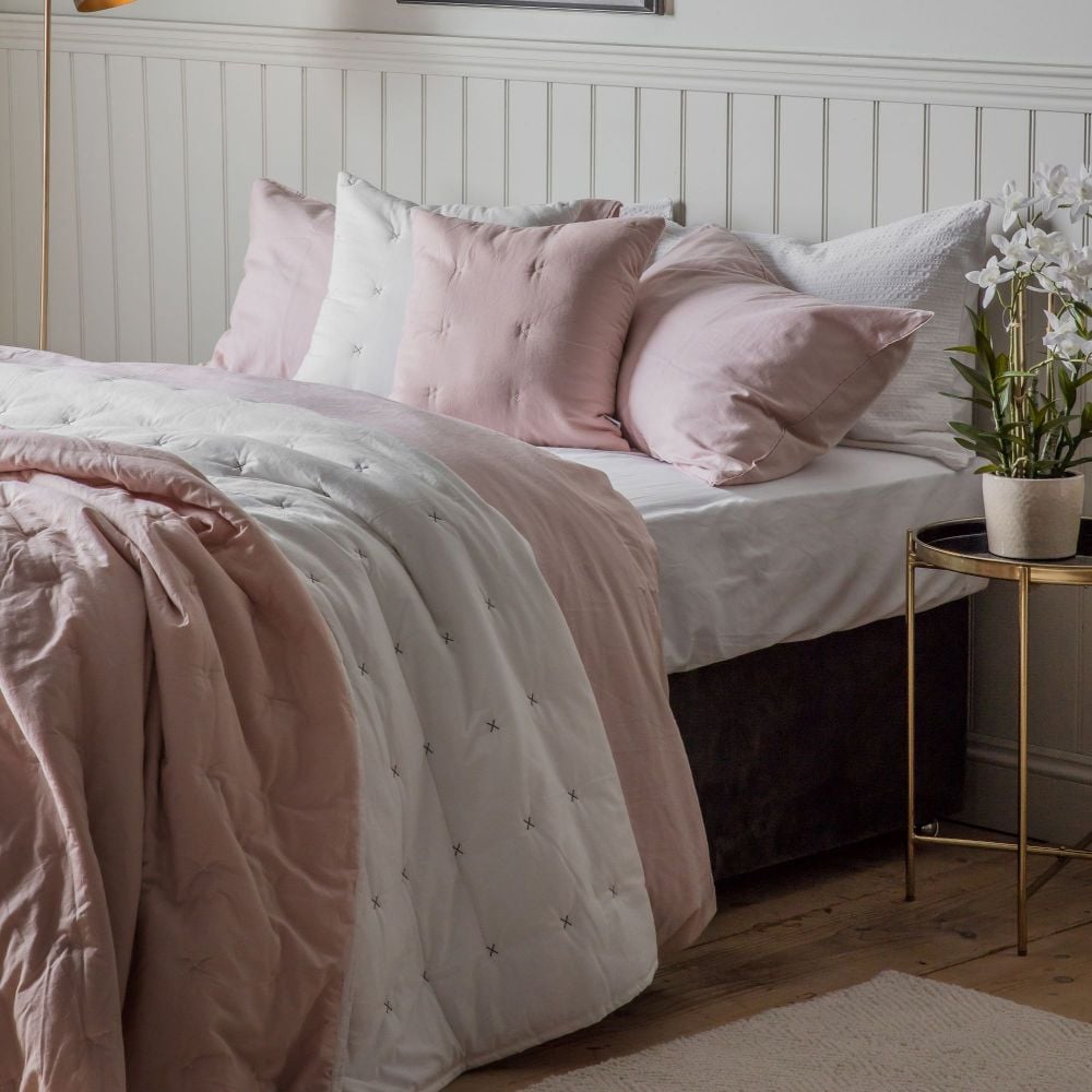 Cordelia Cotton Bedspread in Blush