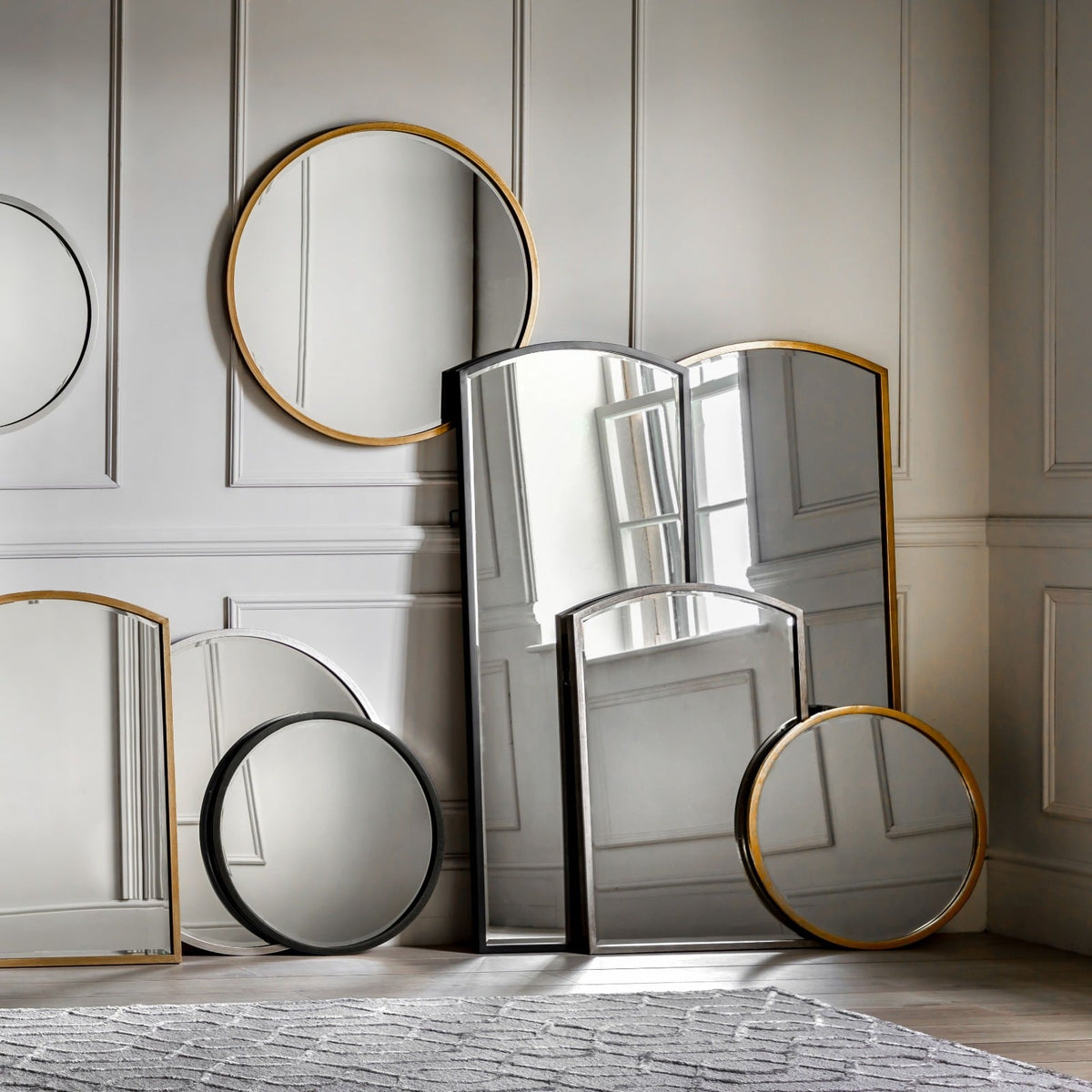 Watermoor Round Mirror in Gold - Small