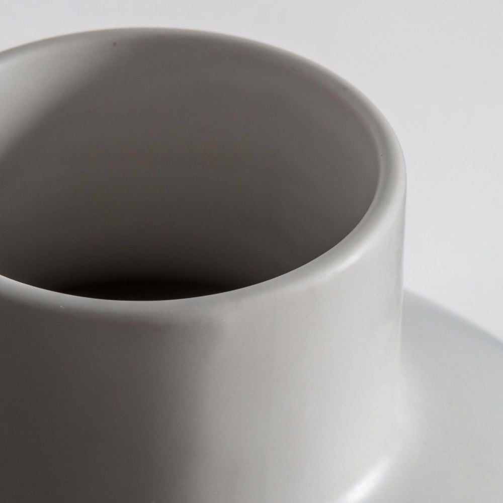 Kia White Vase