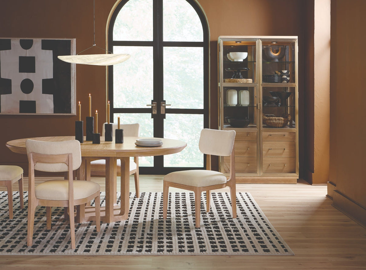 Banyon Bay Round Extending Dining Table - 137-183cm