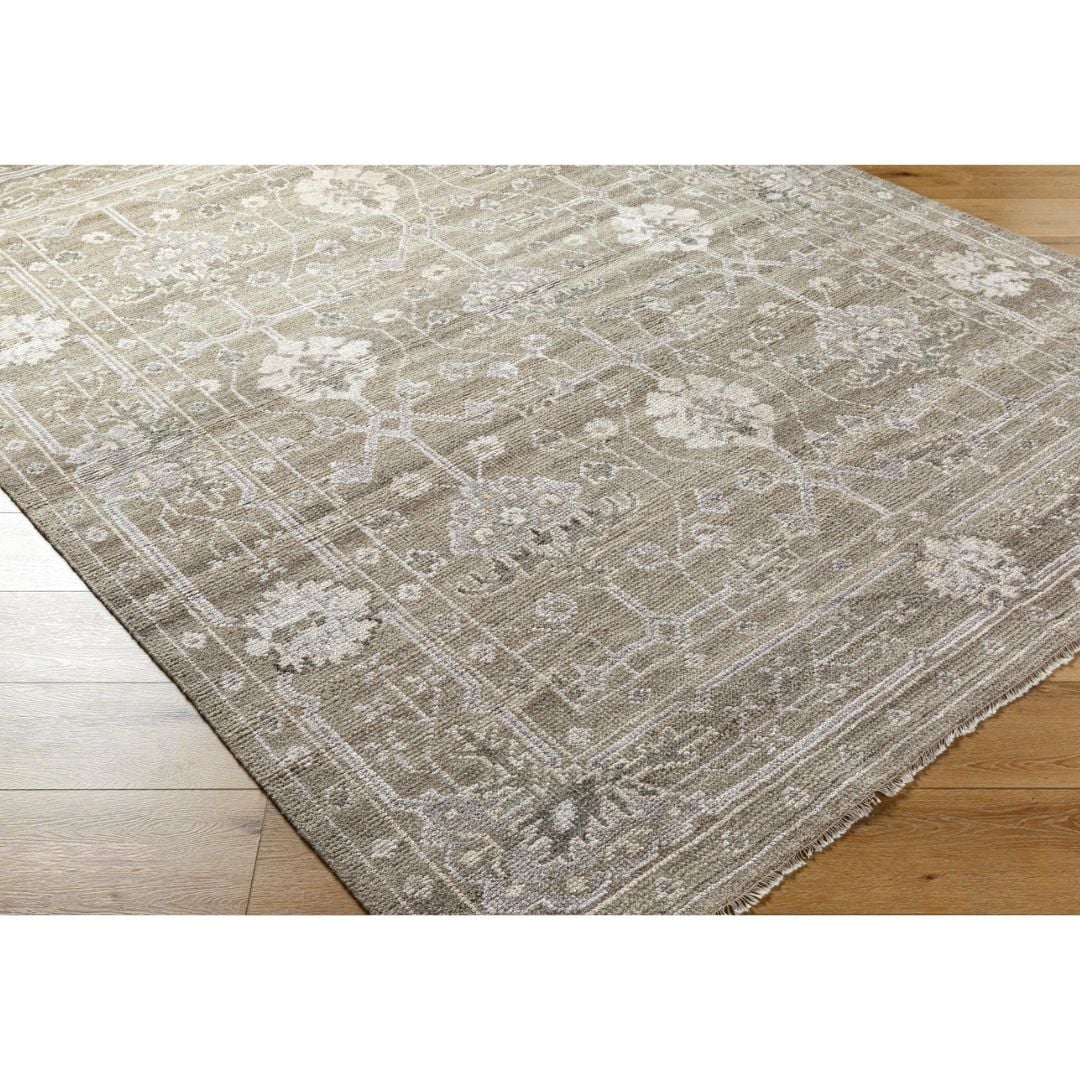 Edge detail of Keiichi Almeria rug highlighting low 0.7 cm pile and artisanal hand-crafted finish