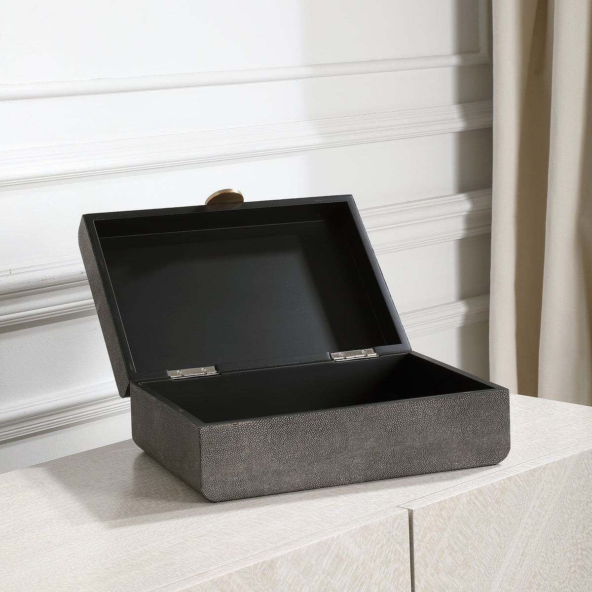 Lalique Art Deco Decorative Box in Smoke Grey Shagreen