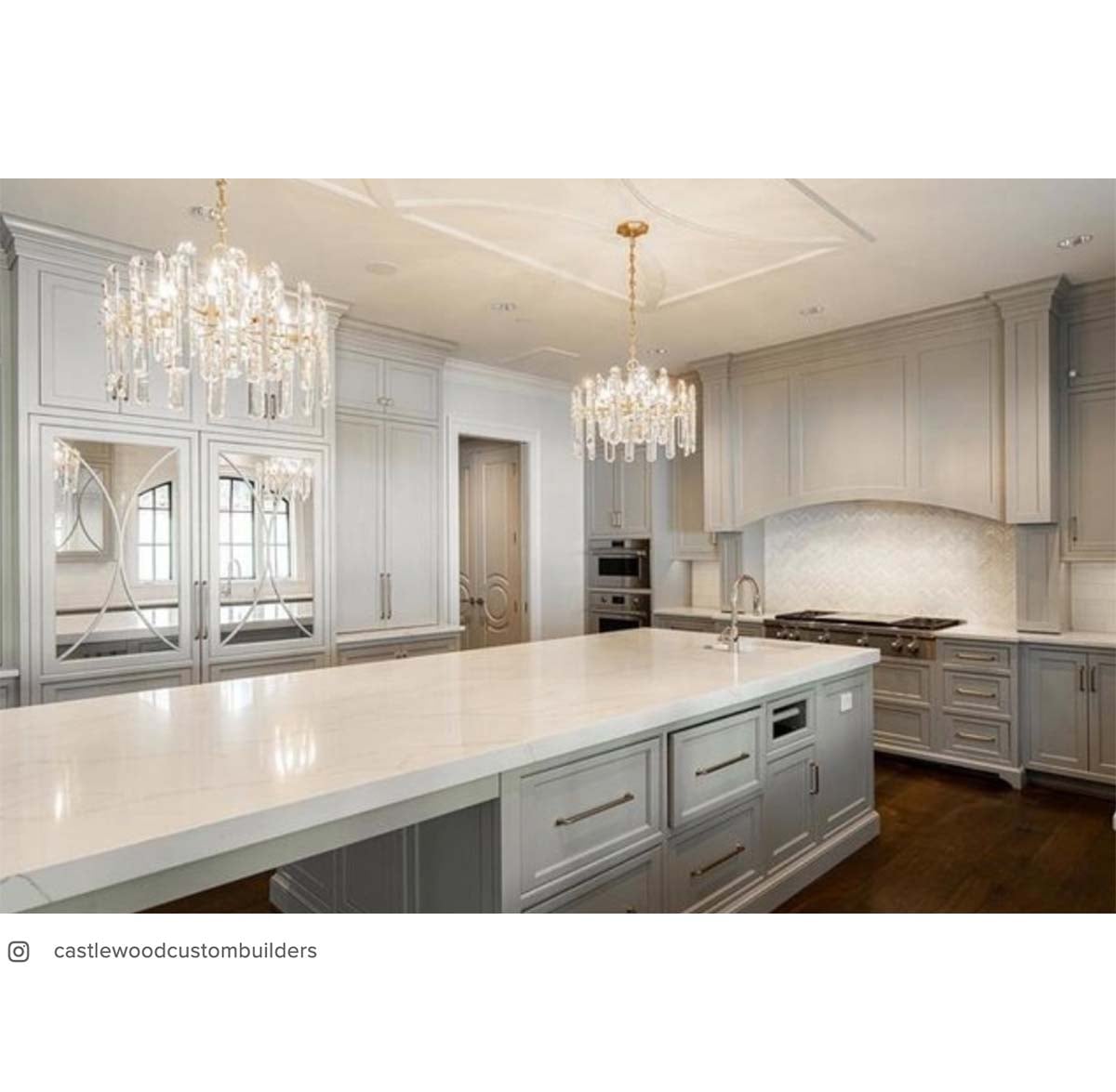 Bonnington Chandelier in Hand-Rubbed Antique Brass with Crystal