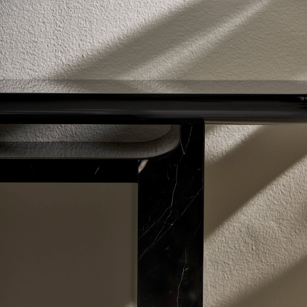 Overlap Console Table in Dark