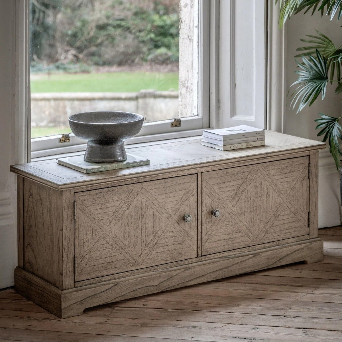 Cotswold TV Unit