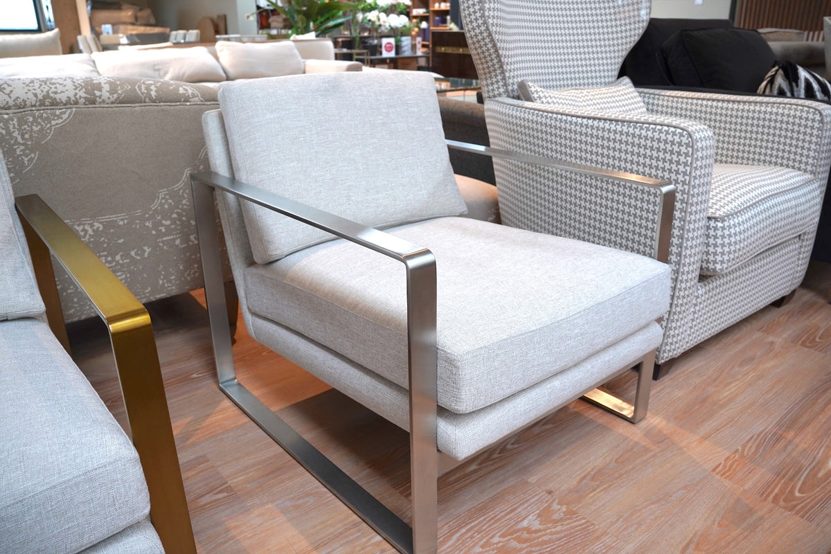 Outlet TA Studio Club Chair Bower in Matrix Marble with Nickel Leg