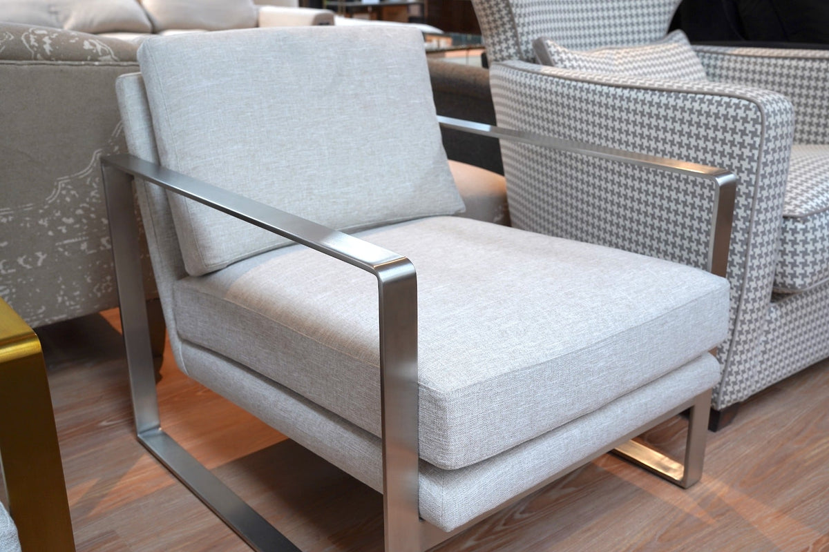 Outlet TA Studio Club Chair Bower in Matrix Marble with Nickel Leg