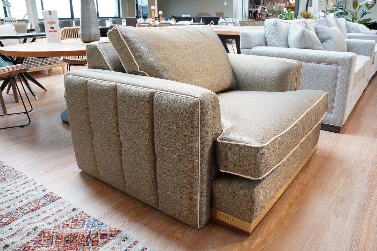 Outlet Duresta Monte Carlo Grand Chair in Byzantium Gold (R4)