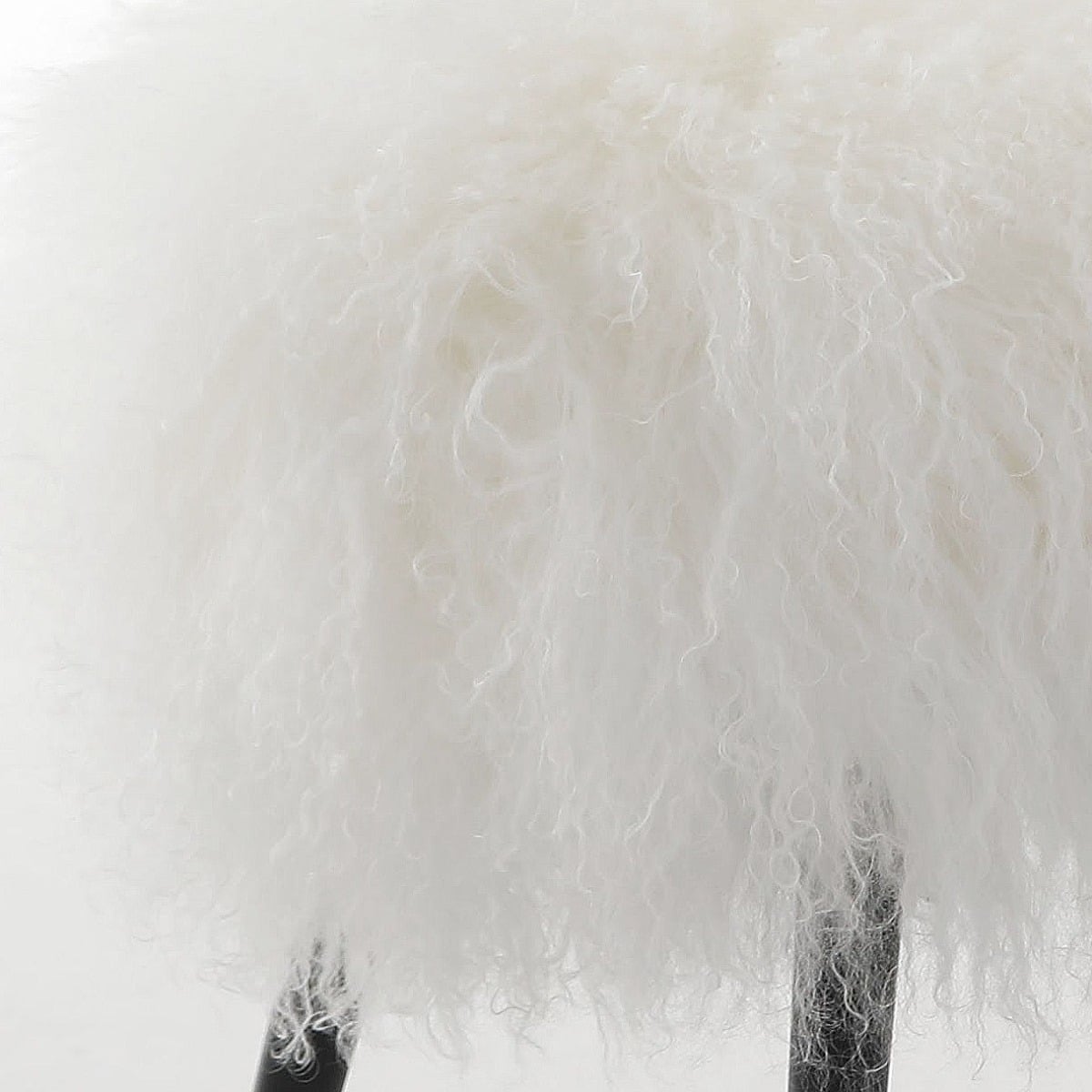 Baaarb Stool in White Long Sheepskin