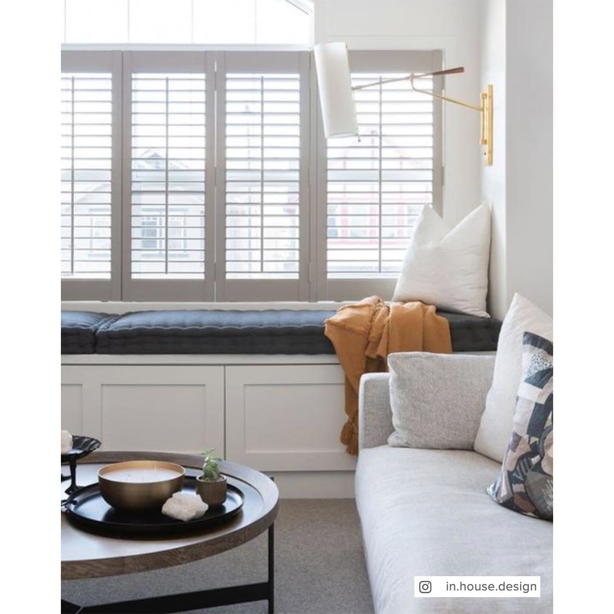 Frankfort Articulating Wall Light in Hand-Rubbed Antique Brass and Mahogany Accents with Linen Shade