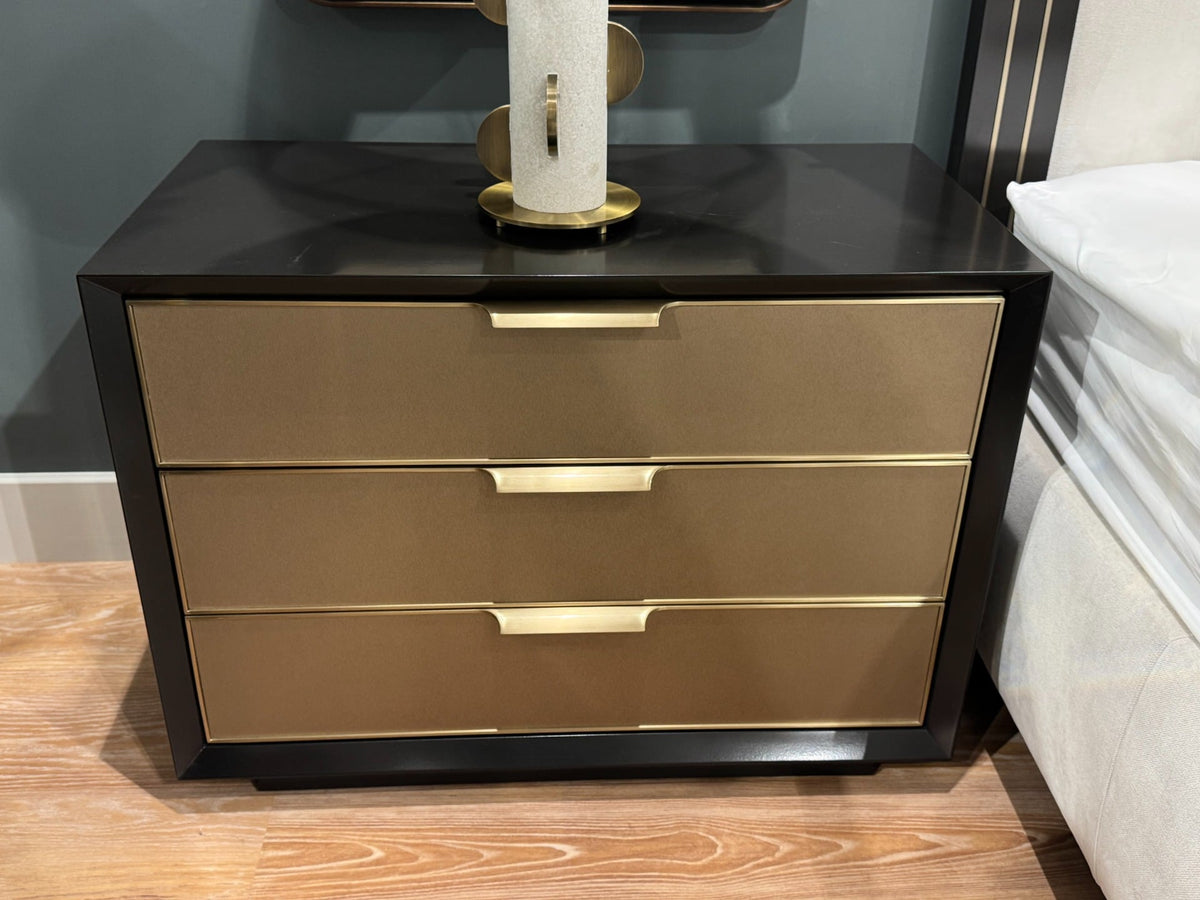 Outlet Caracole Triple Wrap Bedside Table