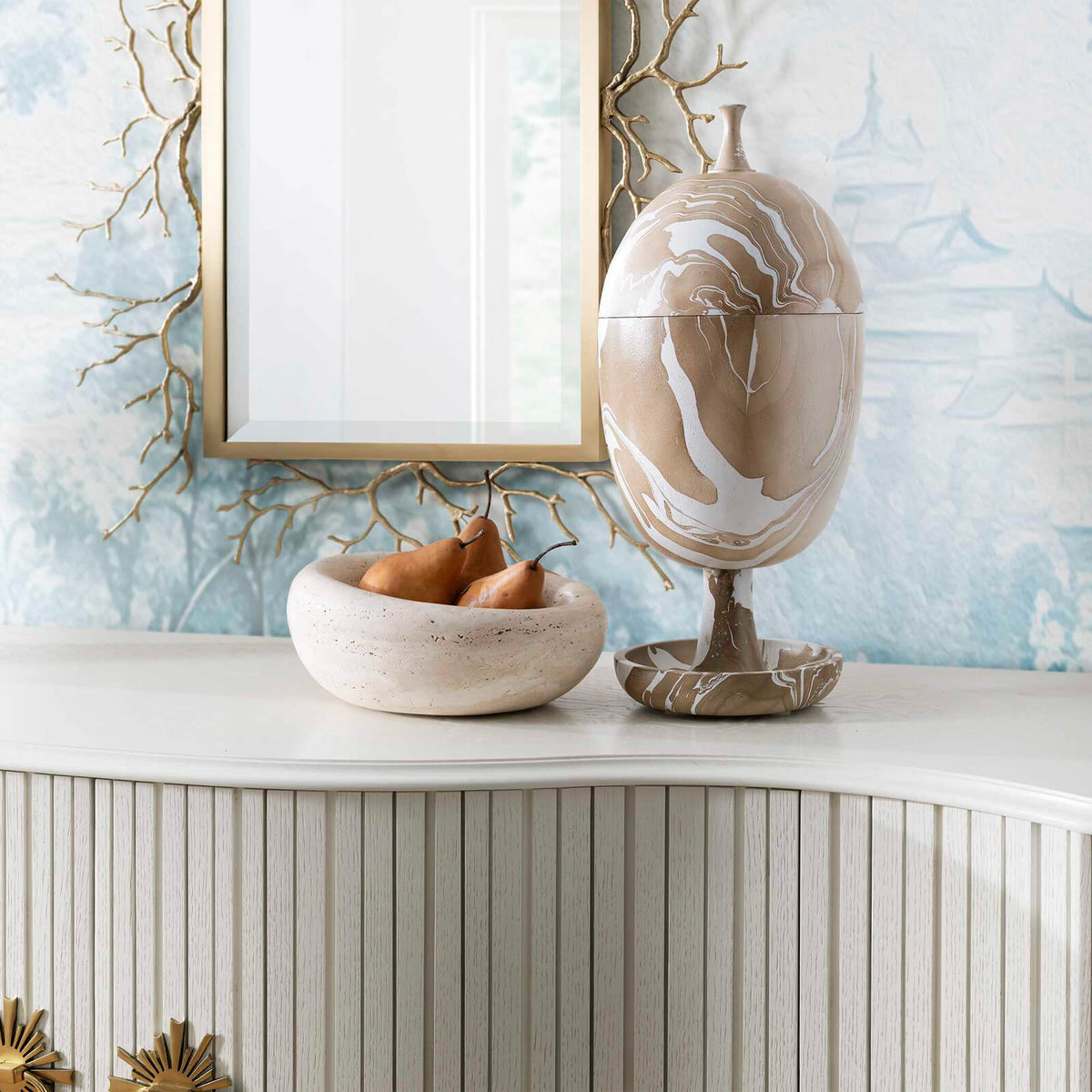 Hadden Hall Urn in Latte Swirl