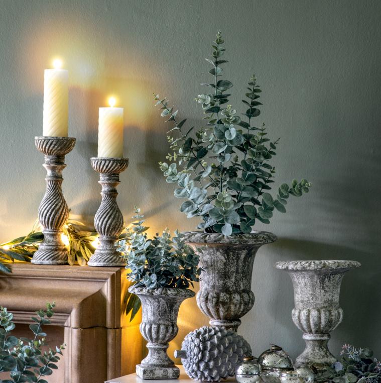 Bradbury Aged Urn - Small