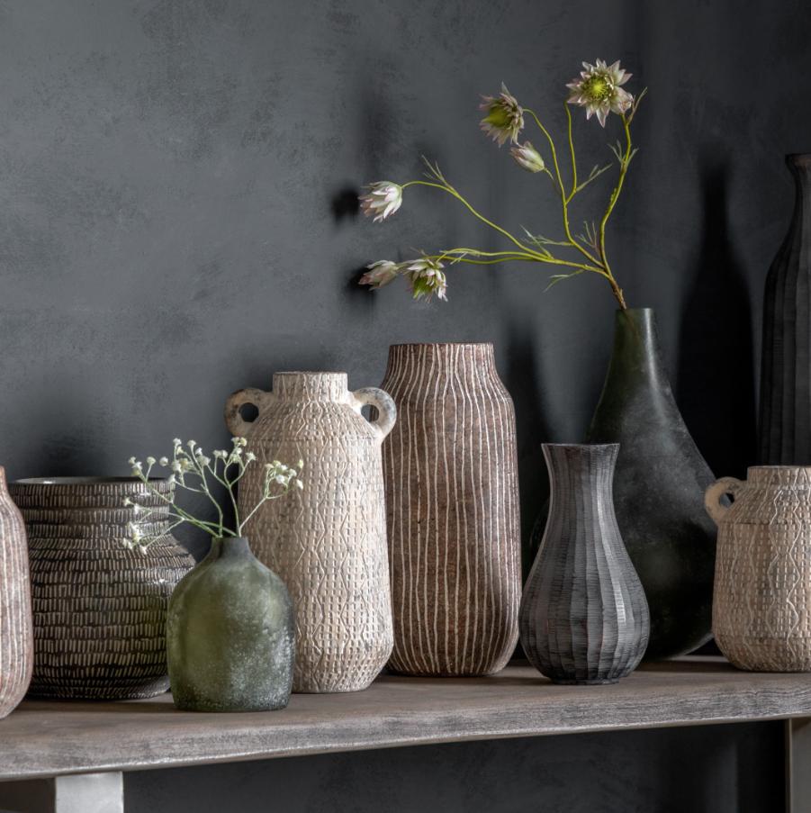 Eastern Vase Wide Black
