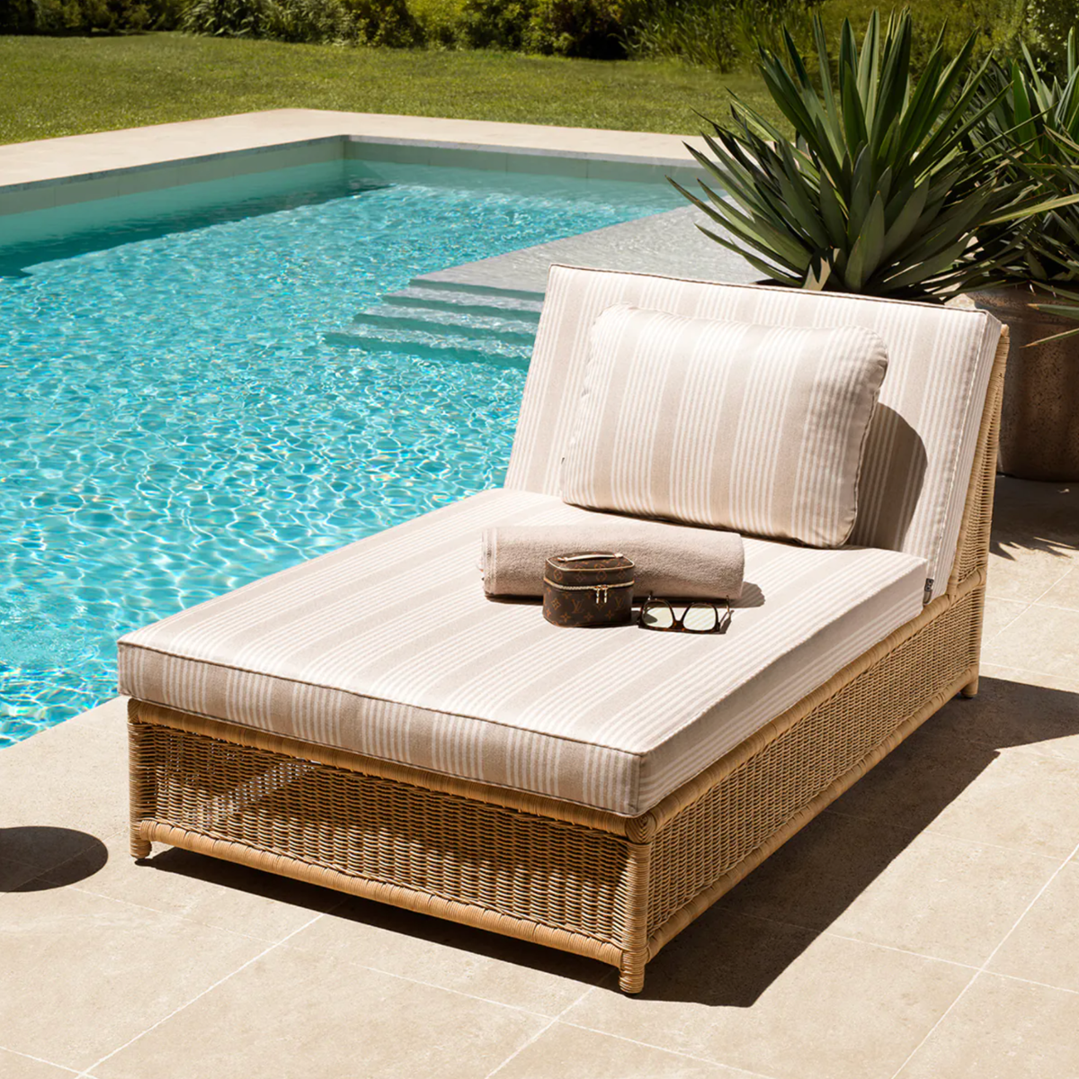 Outdoor Daybed Hampton in Saville Beige