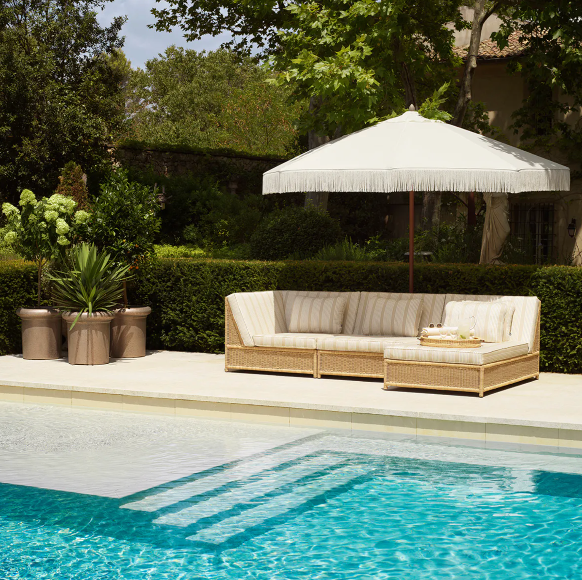 Outdoor Corner Chair Hampton in Saville Beige