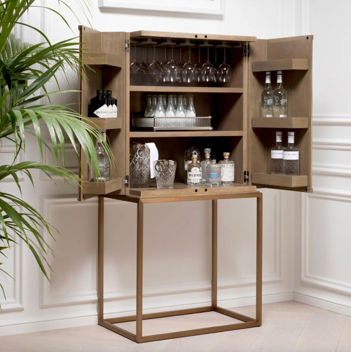 Highland Bar Cabinet in Washed Oak