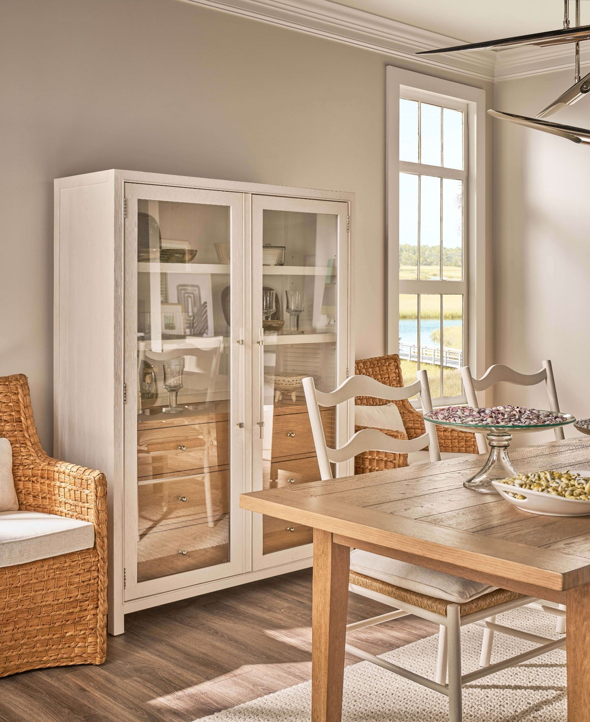 Seaside Display Cabinet in White Sand