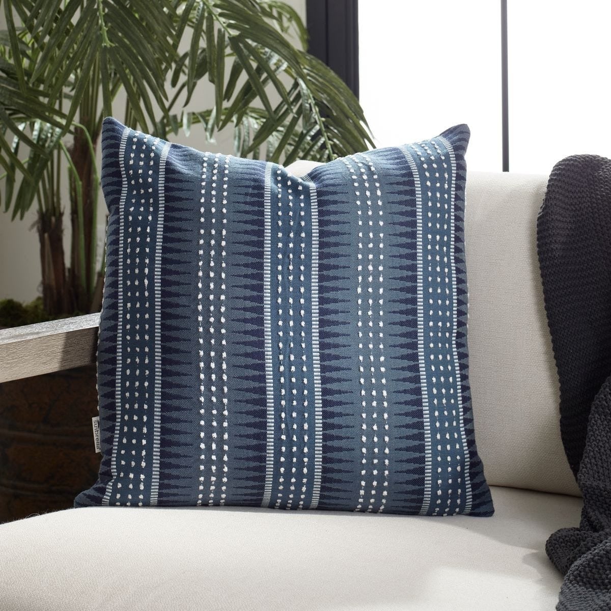 Backgammon Outdoor Cushion in Slate