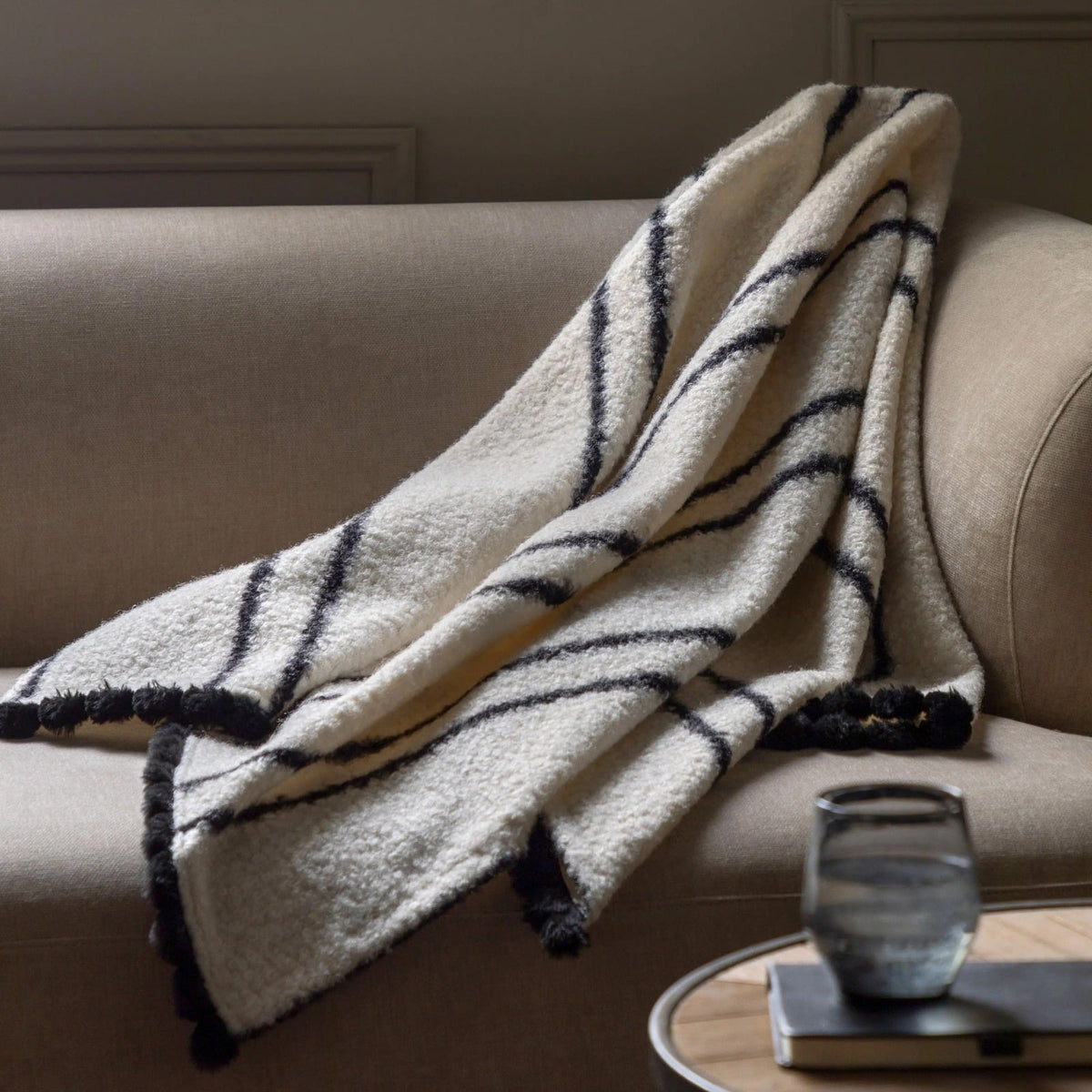 Ophelia Scalloped Throw in Cream & Black