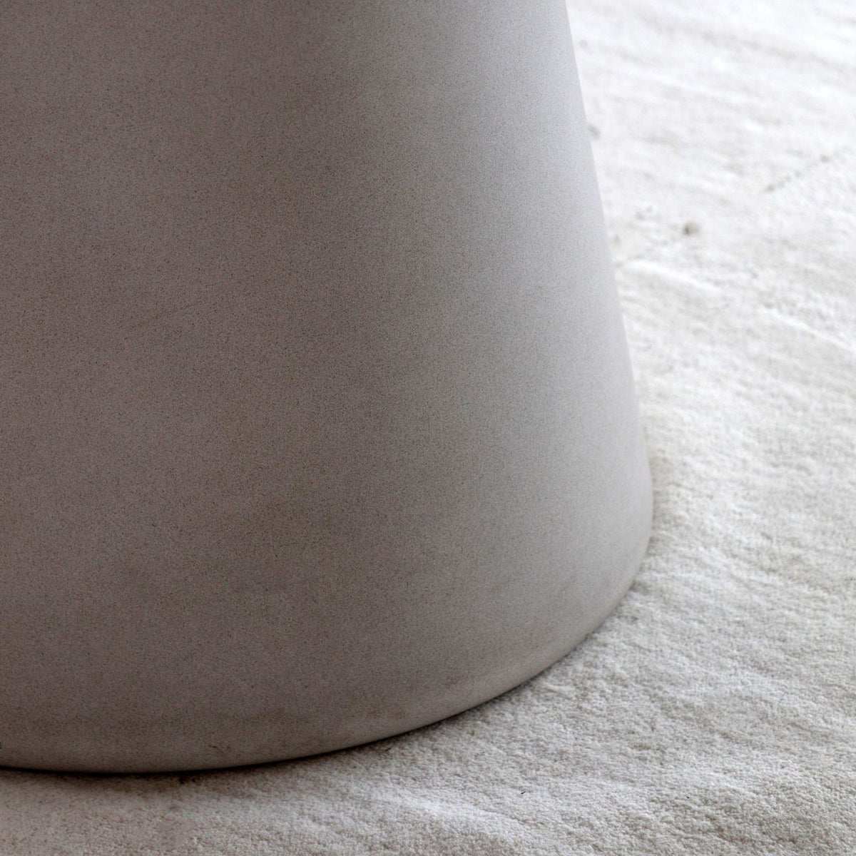 Pietra Round Dining Table in Linen - 152cm