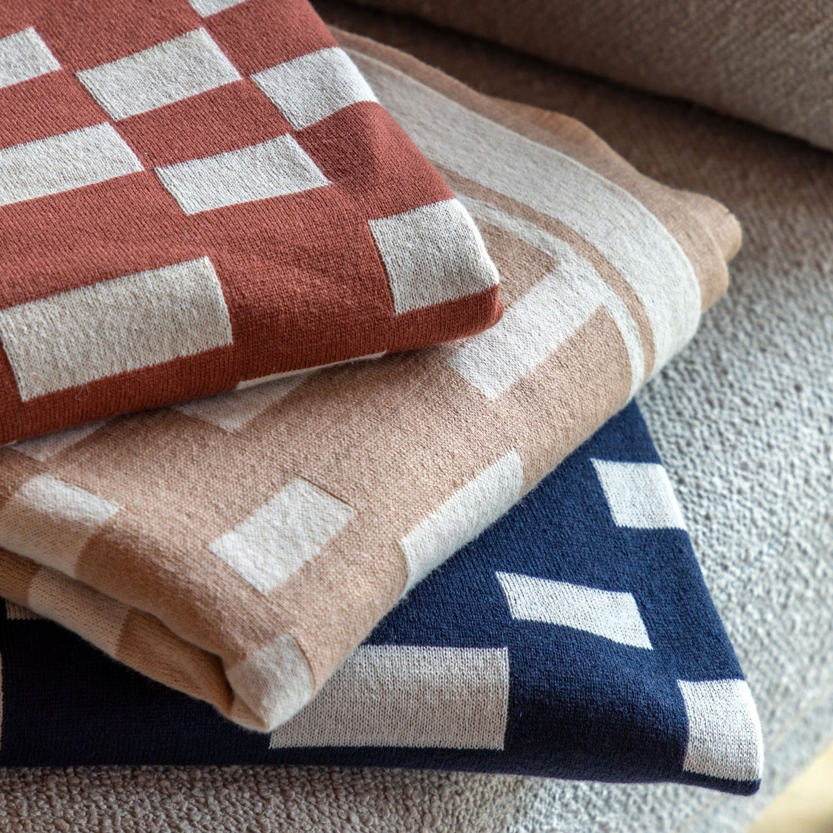 Lohko Knitted Throw in Nutmeg