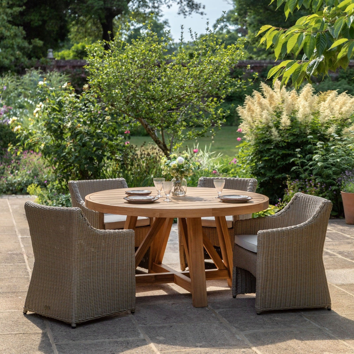 Penrose Outdoor Round Dining Table