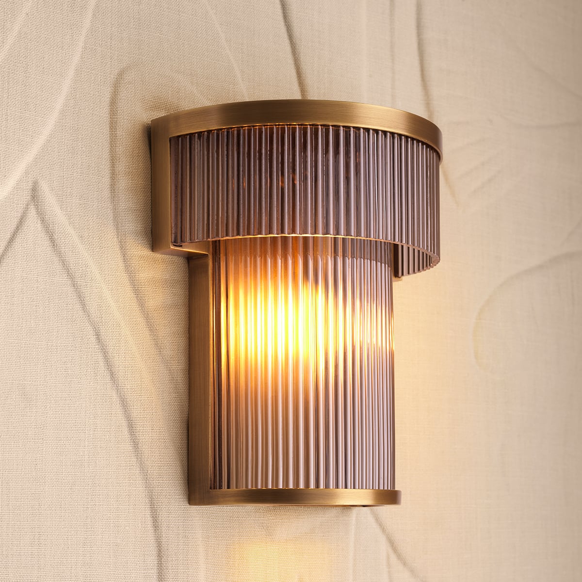 Andromeda Wall Lamp in Gold