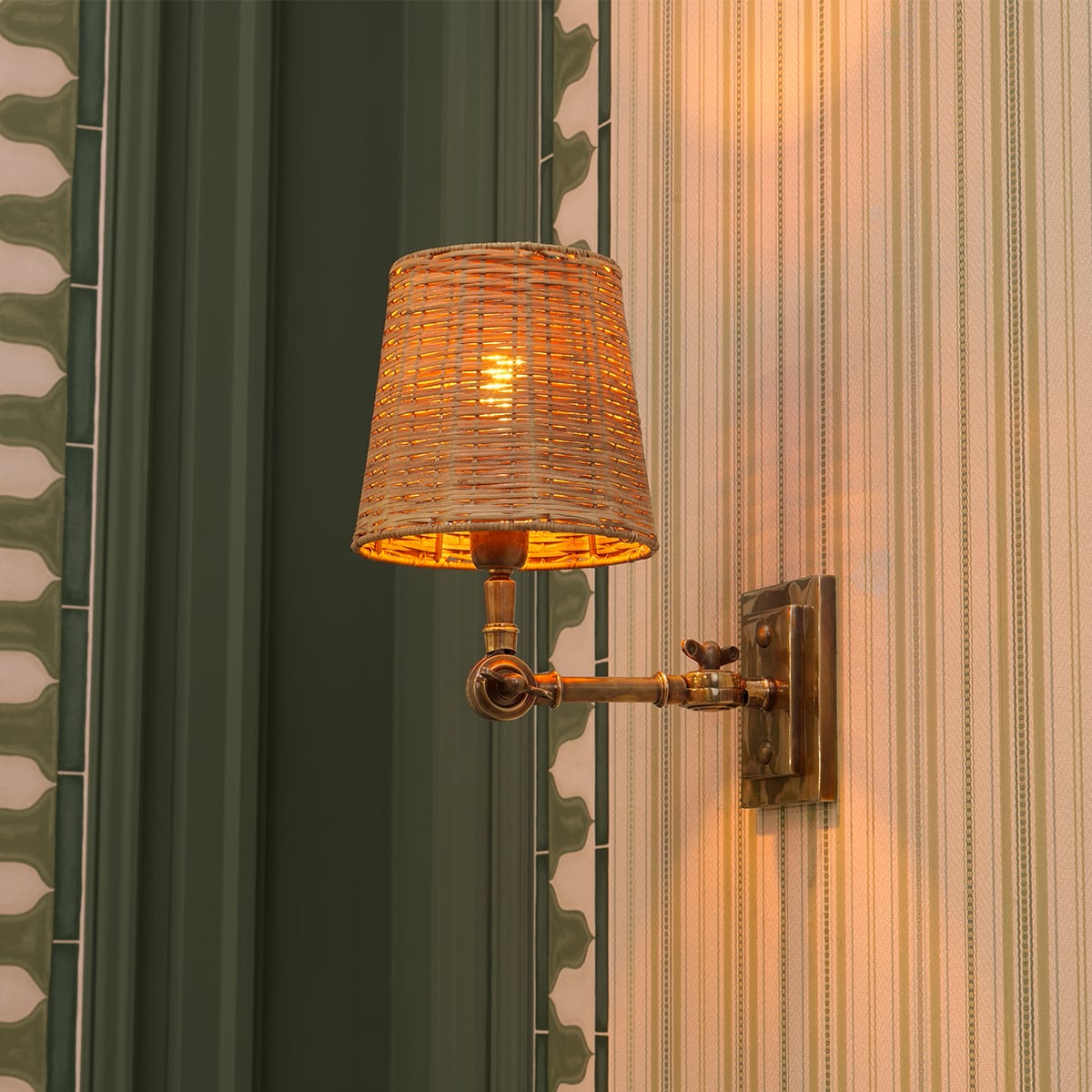 Wentworth Wall Lamp - Single