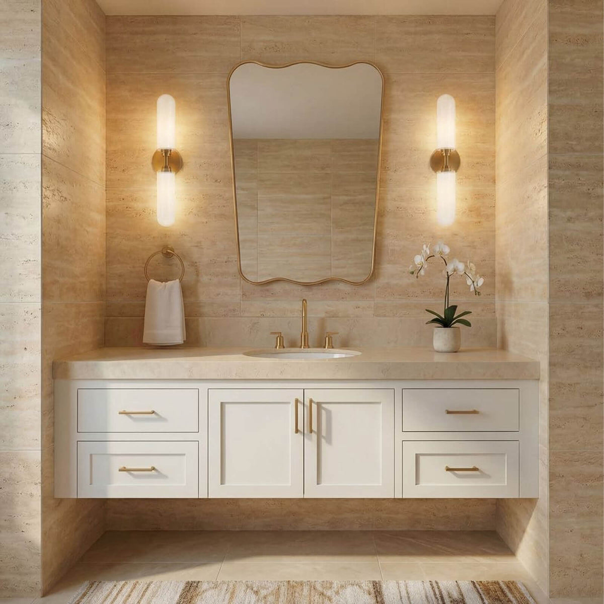 Olivia Scalloped Mirror in Gold