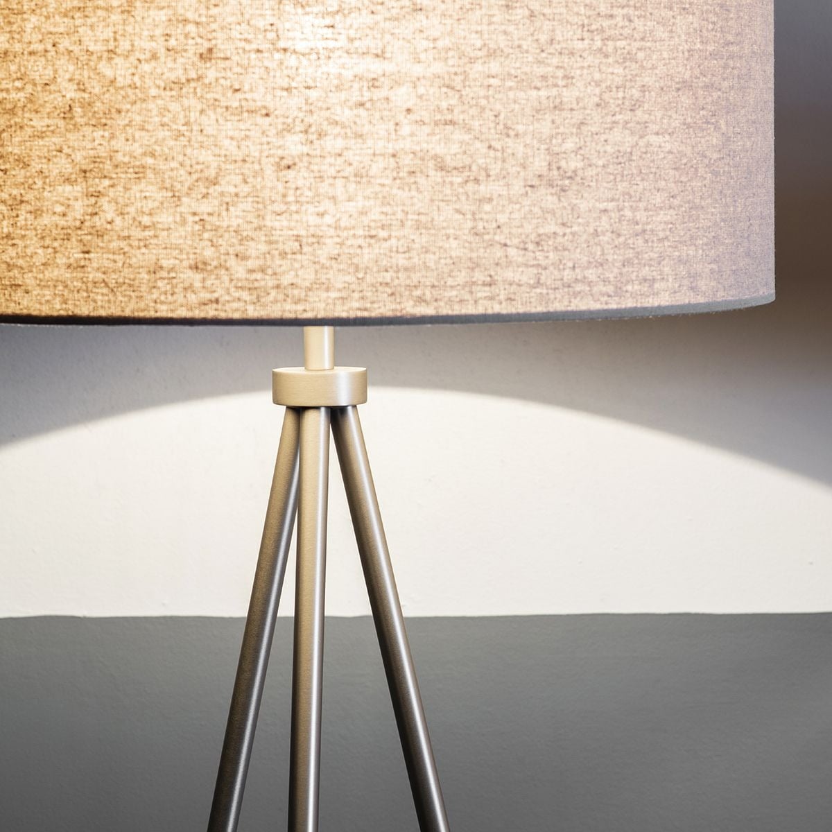 Holmfirth Tripod Table Lamp