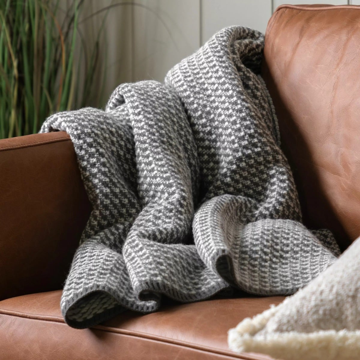 Cross Knit Throw in Grey