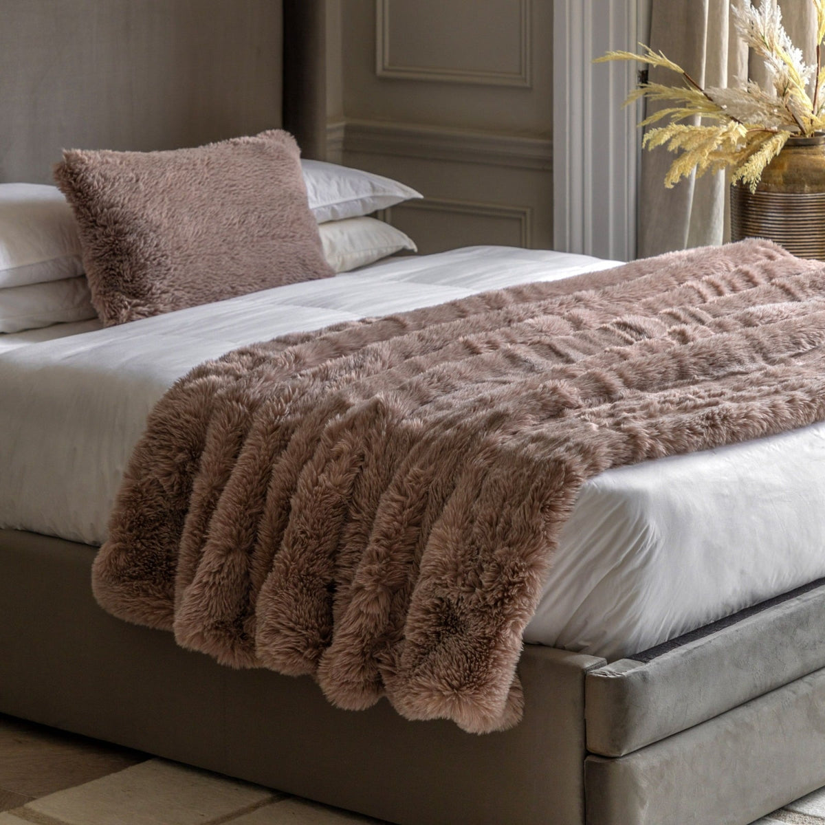 Juniper Faux Fur Throw in Mauve