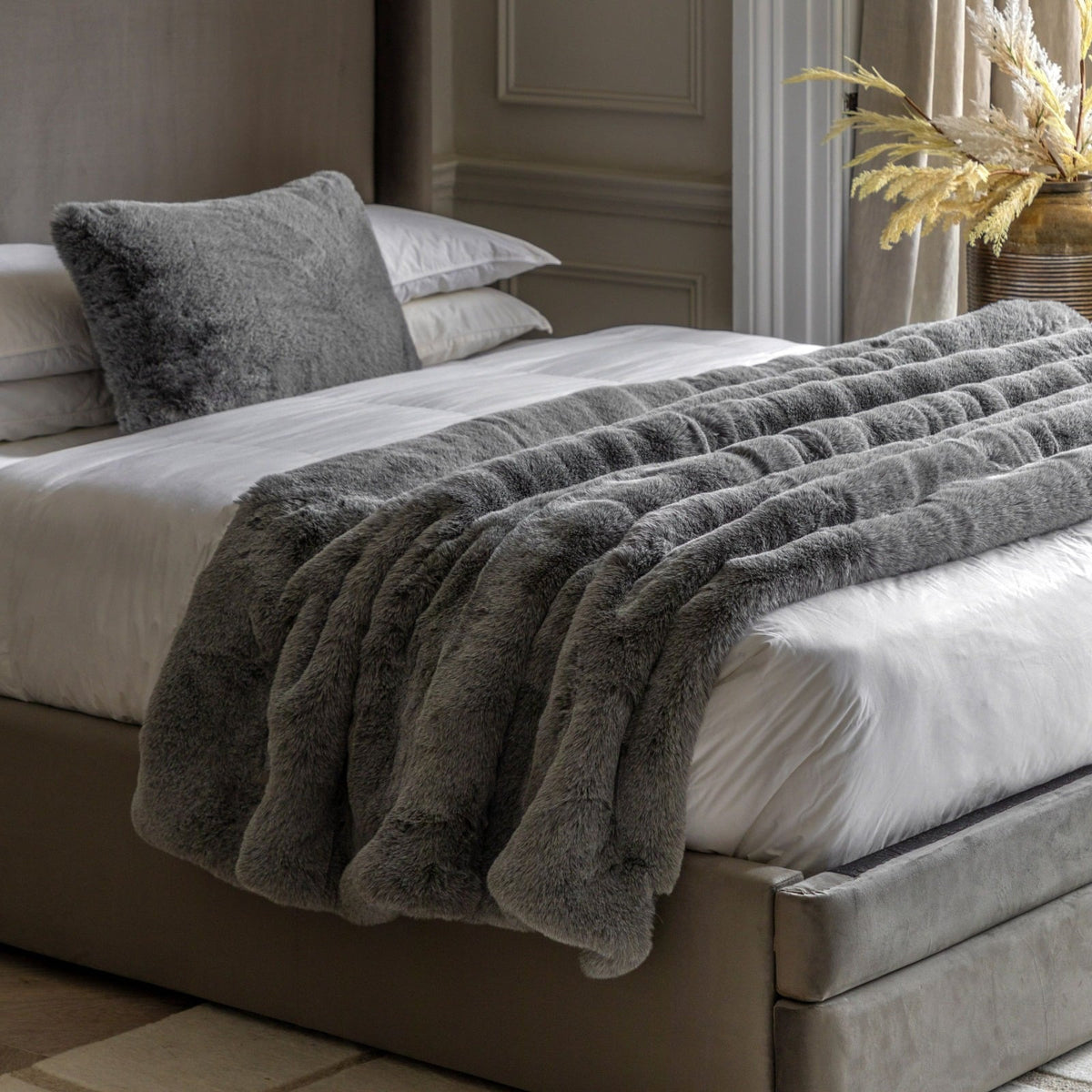 Roscose Small Faux Fur Throw in Smoke Grey