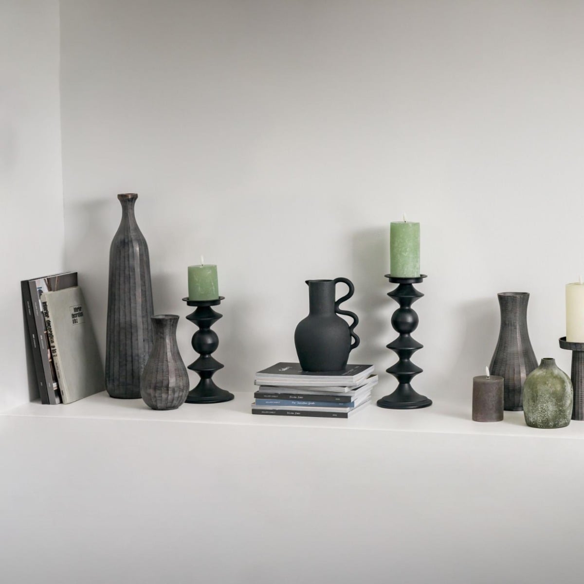Button Pillar Holder Black Large