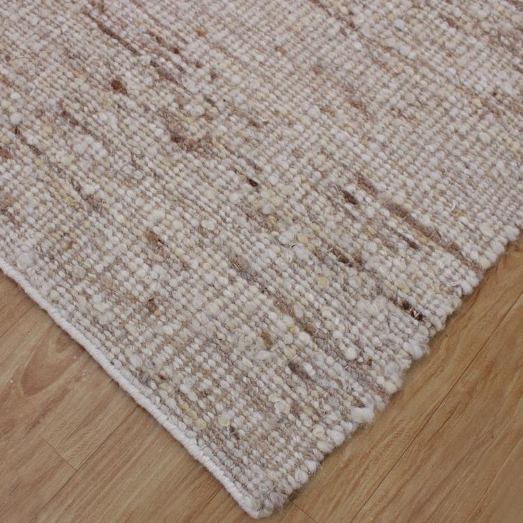 Rafael Rug in Ivory Wool - 183 x 274 cm