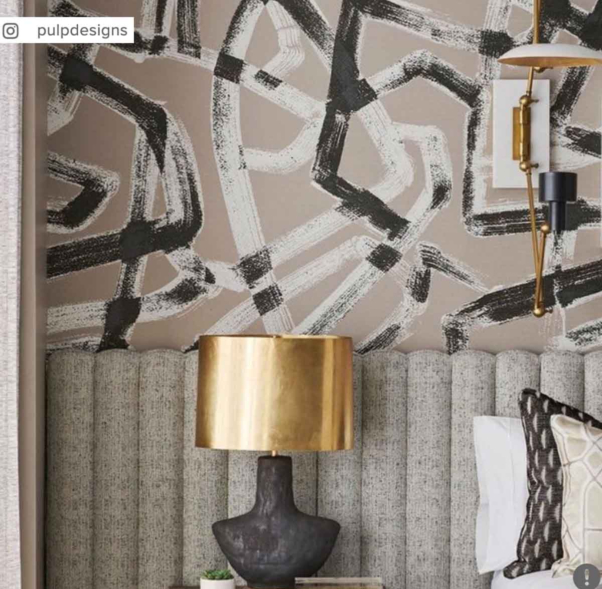 Armato Small Table Lamp in Stained Black Metallic Ceramic with Oval Antique-Burnished Brass Shade