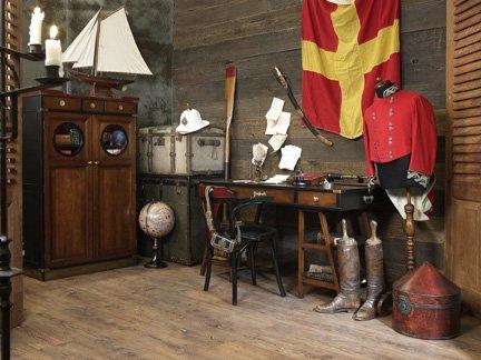 Navigators Desk in Black
