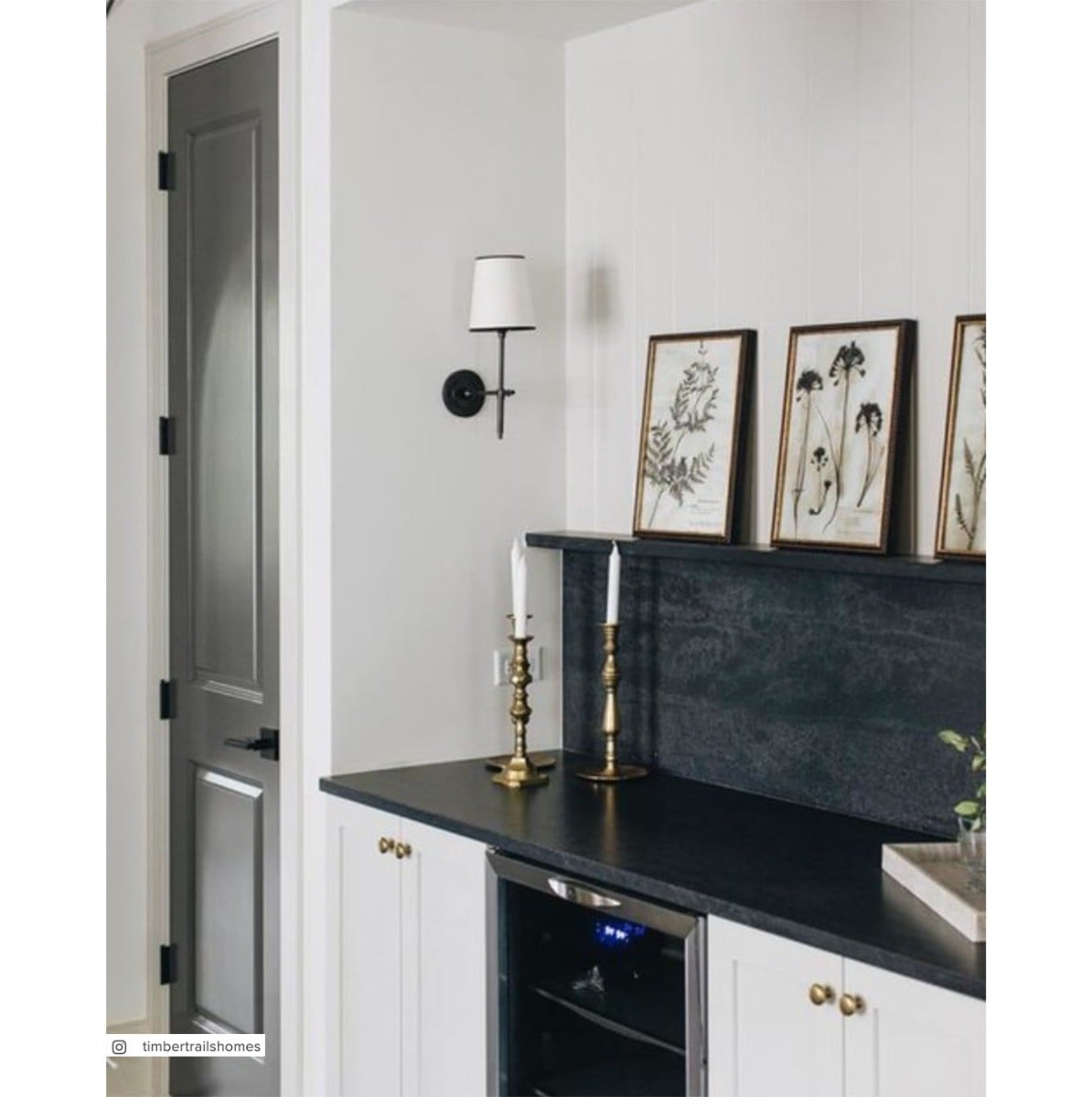 Bryant Wall Light | Bronze