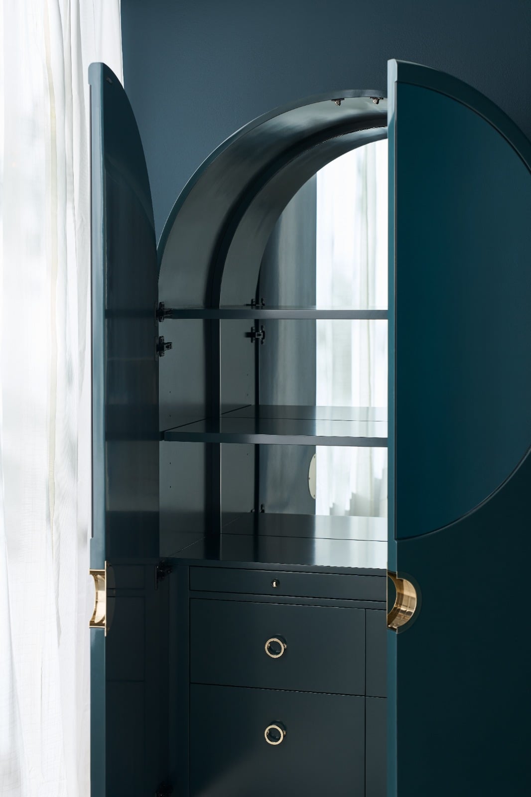 Gelee Armoire in Apatite