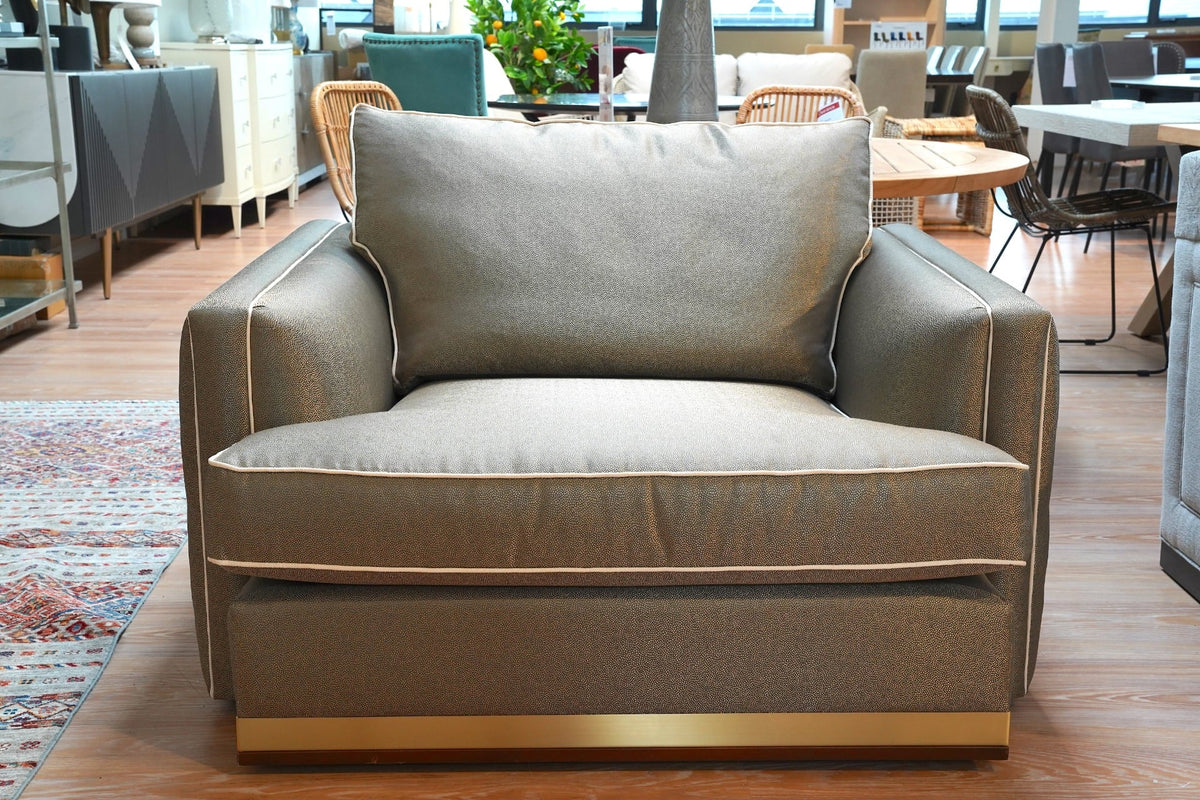 Outlet Duresta Monte Carlo Grand Chair in Byzantium Gold (R4)