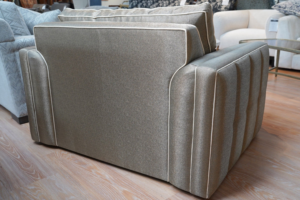 Outlet Duresta Monte Carlo Grand Chair in Byzantium Gold (R4)