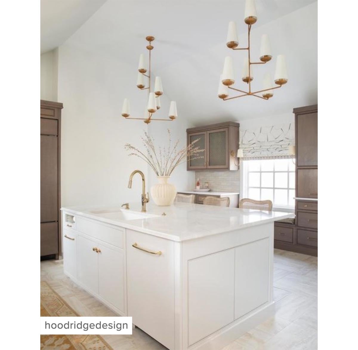 Fontaine Vertical Chandelier in Gilded Plaster with Linen Shades
