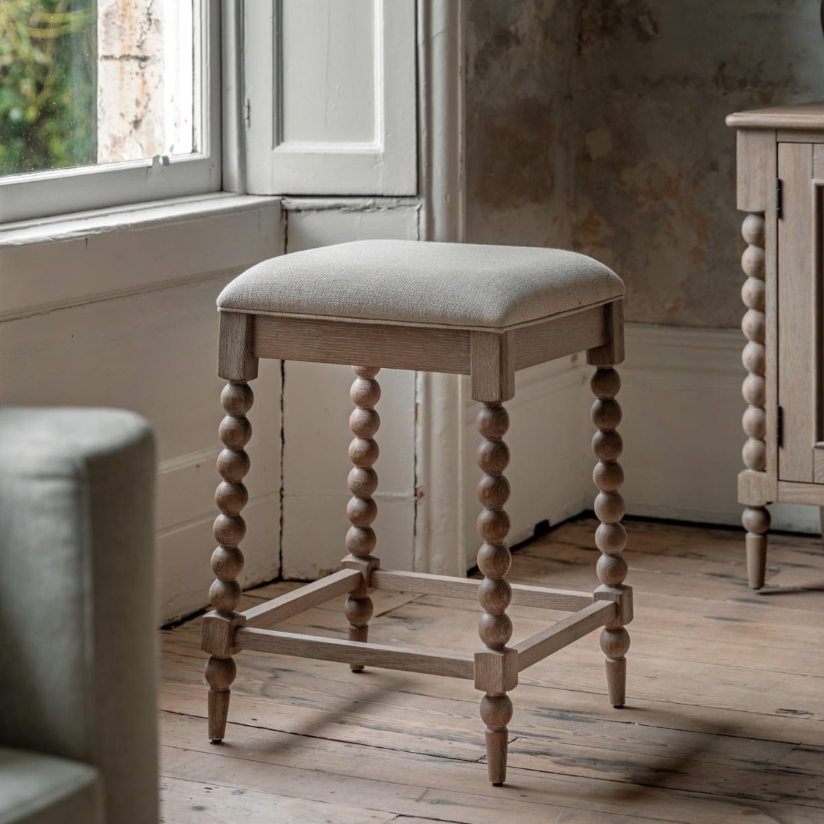 Victoria Bar Stool