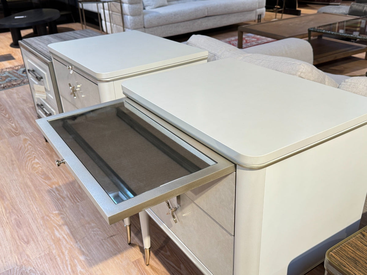 Outlet Caracole Finishing Up Bedside Table