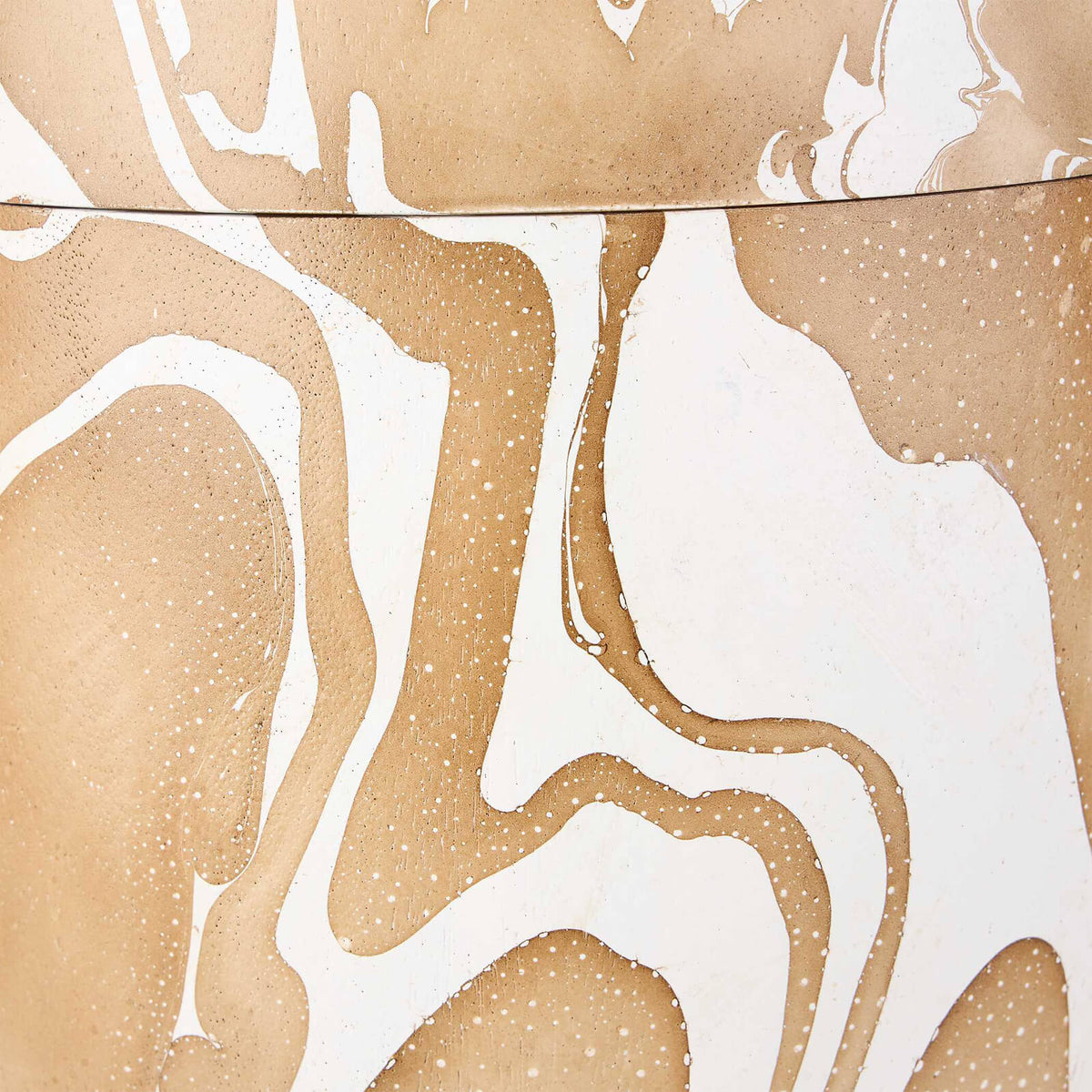 Hadden Hall Urn in Latte Swirl